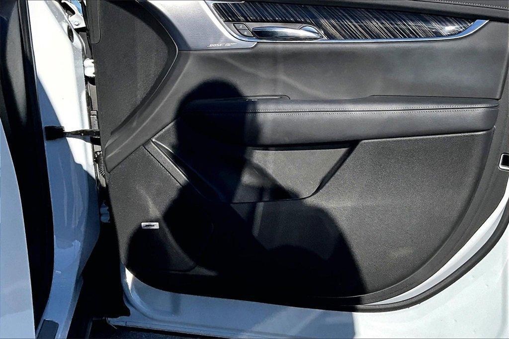 used 2025 Cadillac XT6 car, priced at $45,000