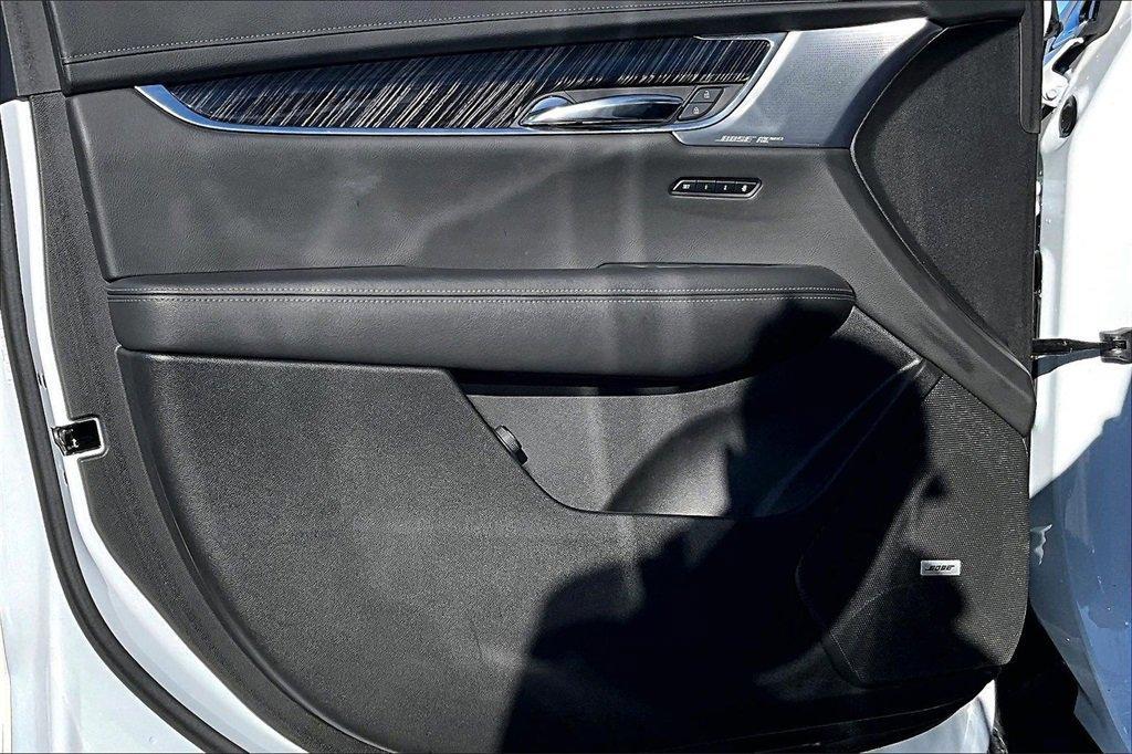 used 2025 Cadillac XT6 car, priced at $45,000