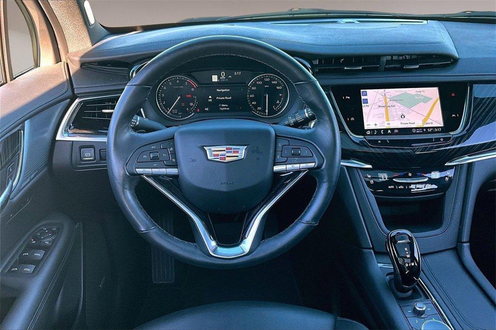 used 2025 Cadillac XT6 car, priced at $44,000