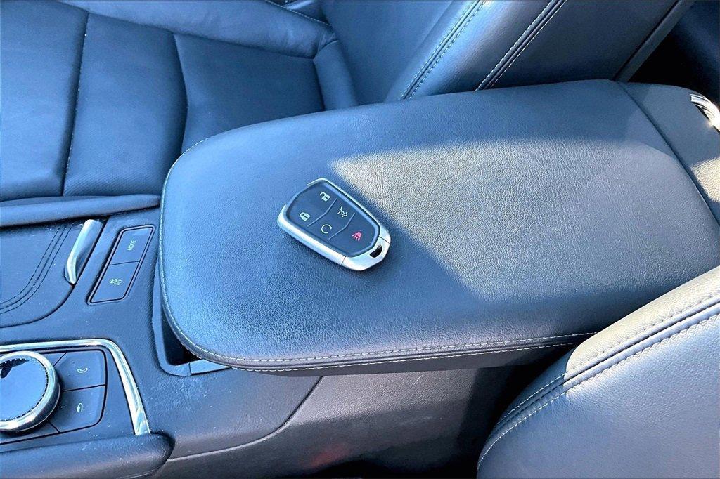 used 2025 Cadillac XT6 car, priced at $44,000