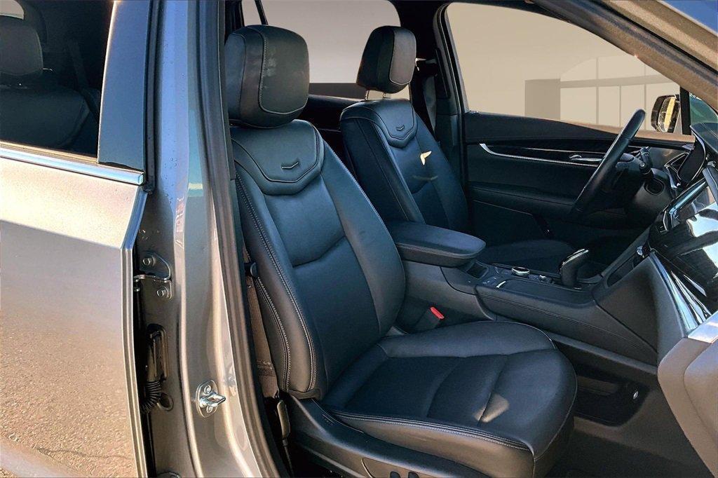 used 2025 Cadillac XT6 car, priced at $44,000