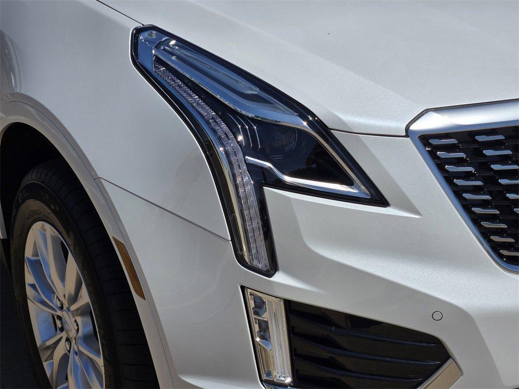 new 2025 Cadillac XT5 car, priced at $45,125