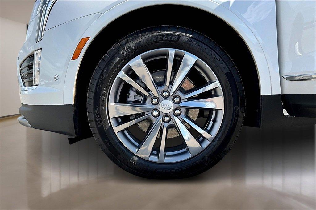 new 2025 Cadillac XT5 car, priced at $55,369