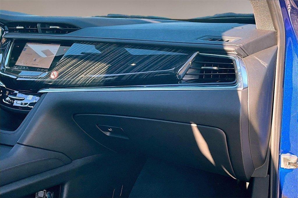 used 2025 Cadillac XT6 car, priced at $44,000