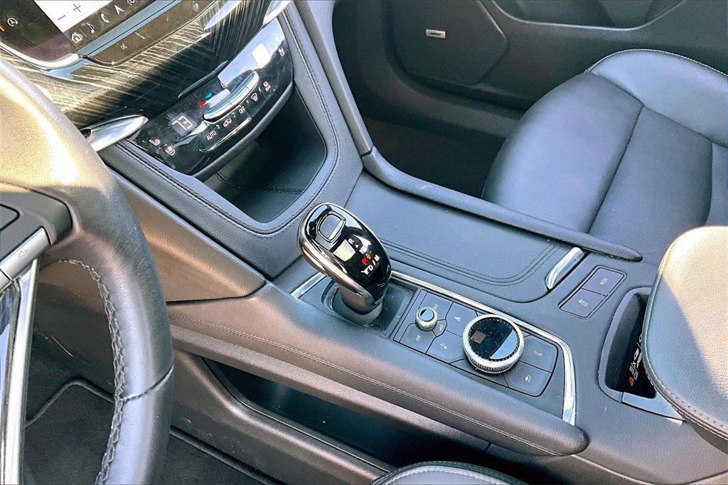 used 2025 Cadillac XT6 car, priced at $44,000