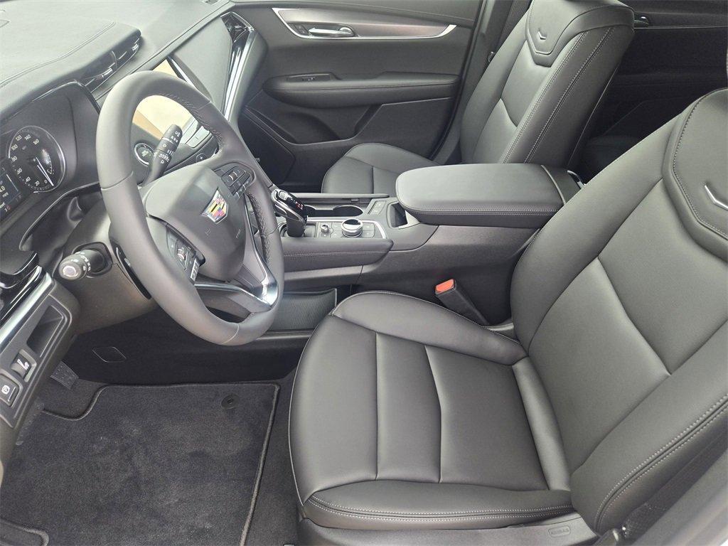 new 2025 Cadillac XT6 car, priced at $50,165