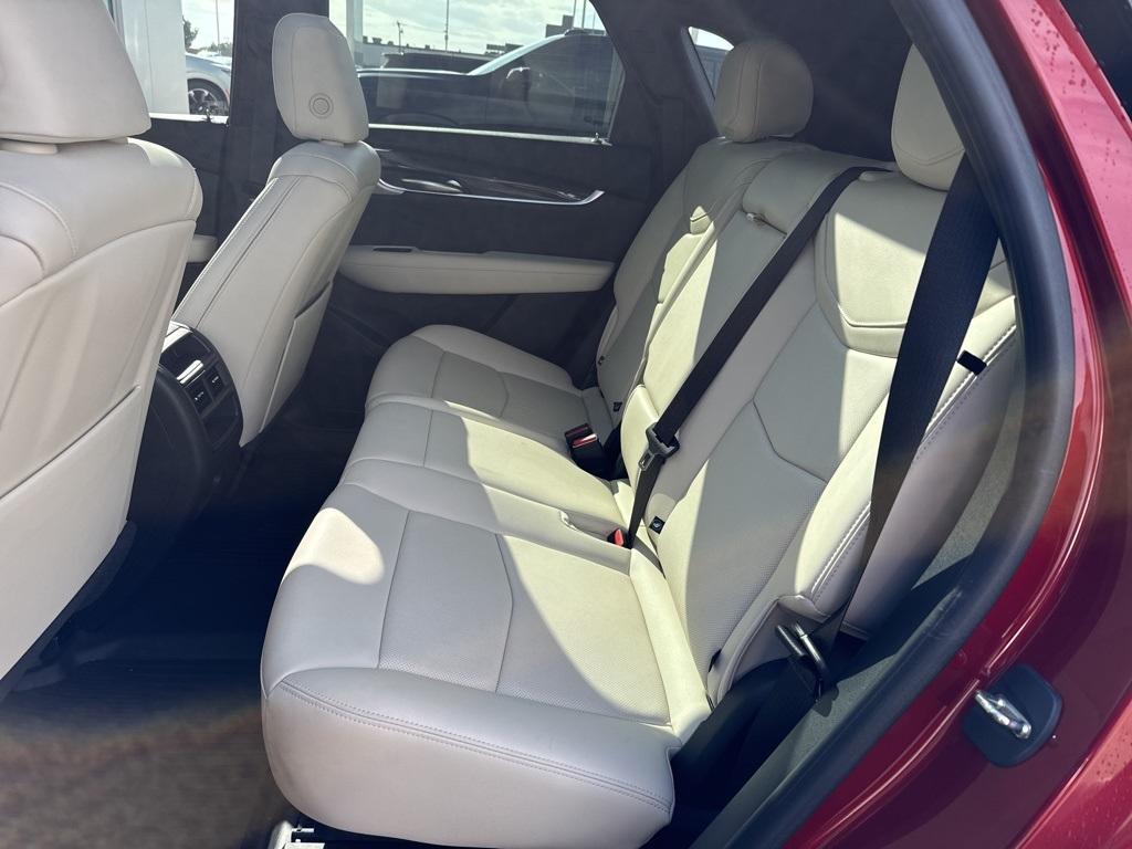 used 2023 Cadillac XT5 car, priced at $41,988