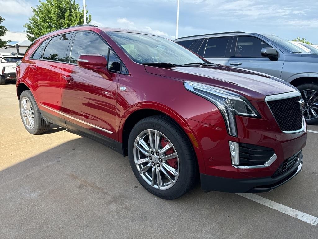 used 2023 Cadillac XT5 car, priced at $41,988