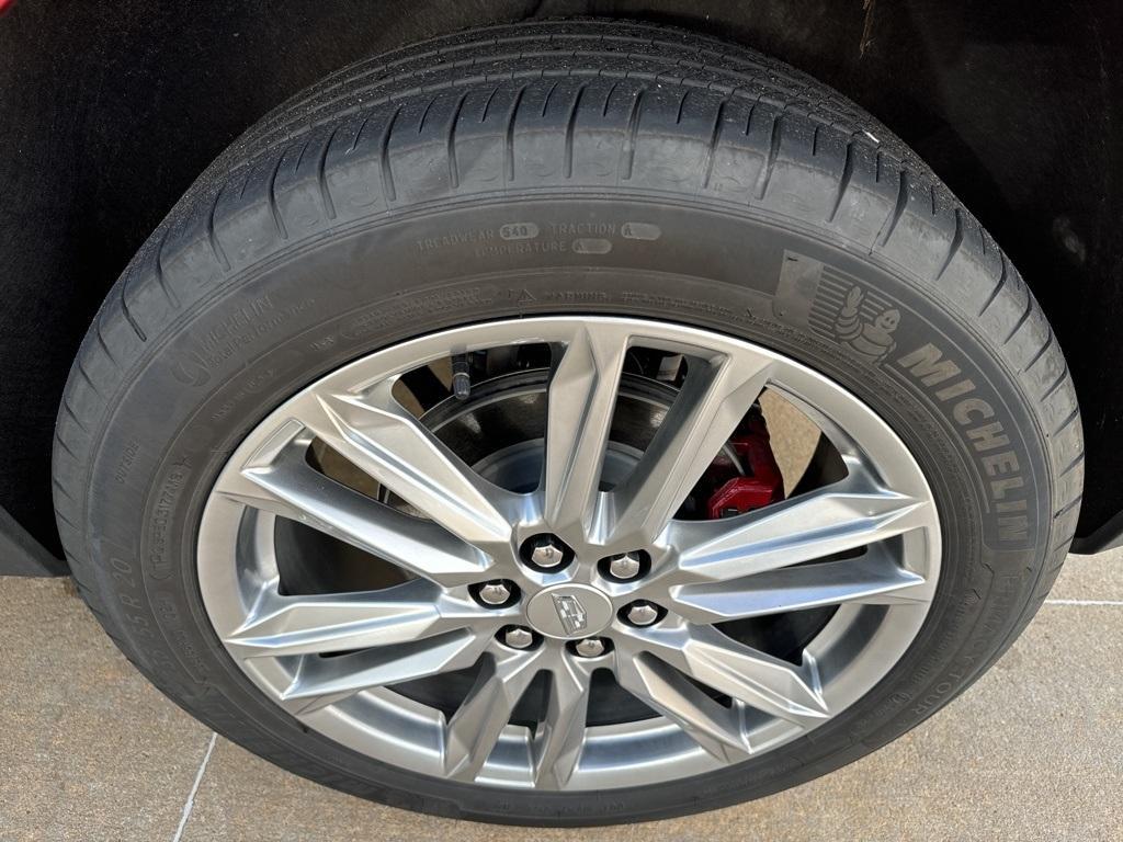 used 2023 Cadillac XT5 car, priced at $41,988