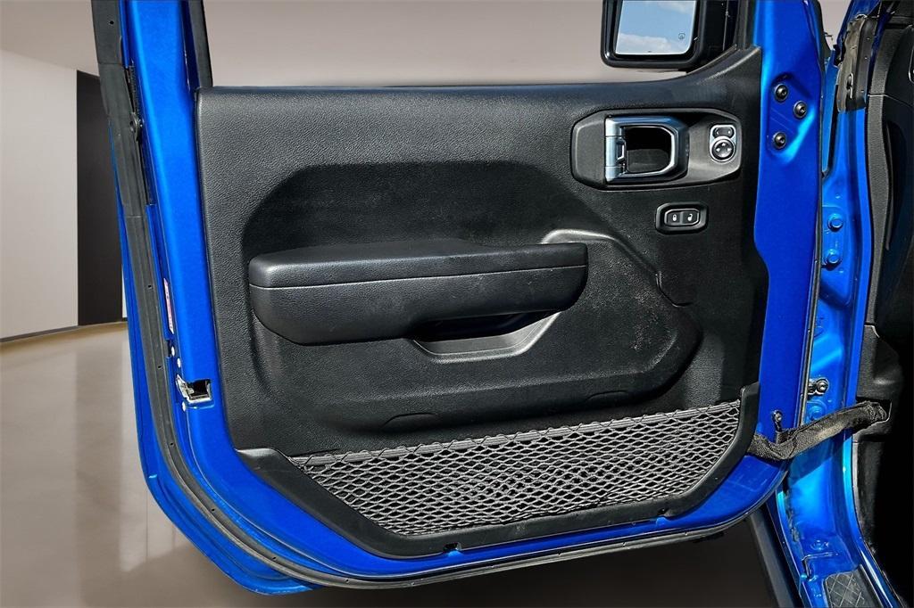 used 2021 Jeep Gladiator car, priced at $31,054