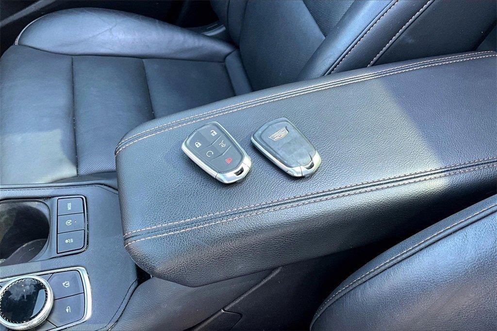 used 2022 Cadillac XT4 car, priced at $29,000