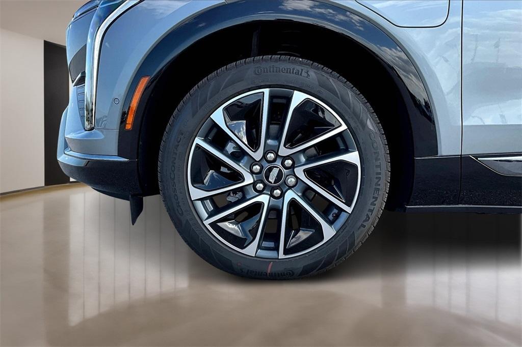 new 2025 Cadillac OPTIQ car