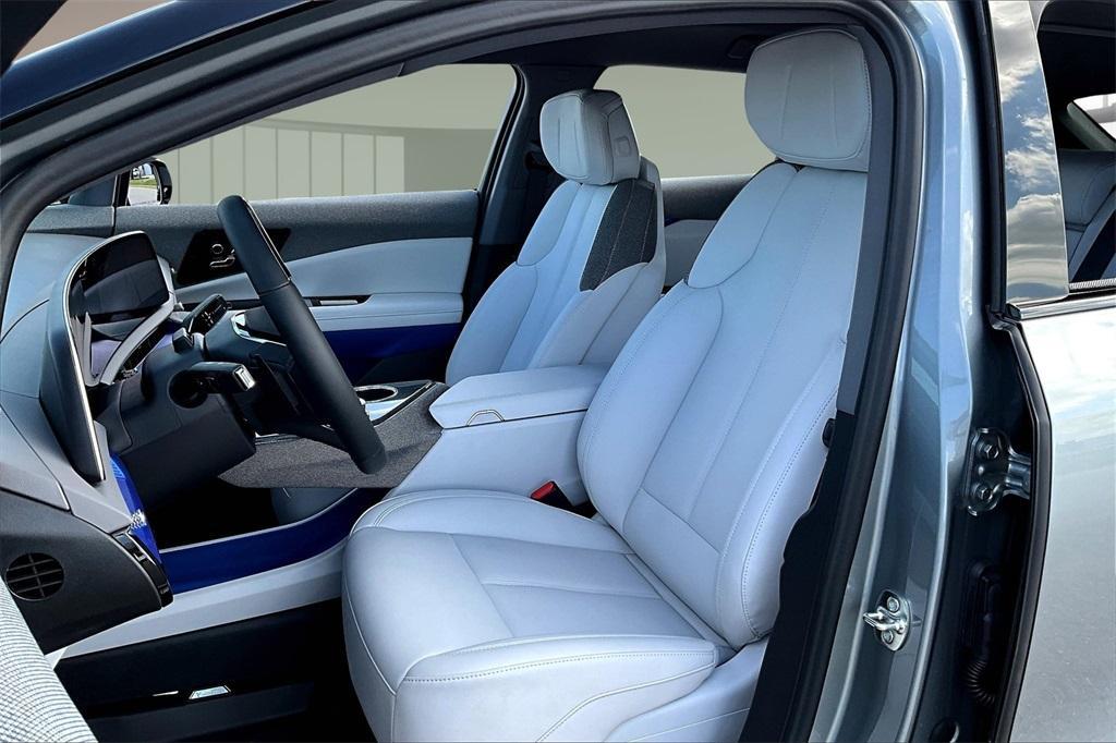 new 2025 Cadillac OPTIQ car