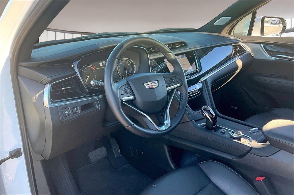used 2025 Cadillac XT6 car, priced at $45,877