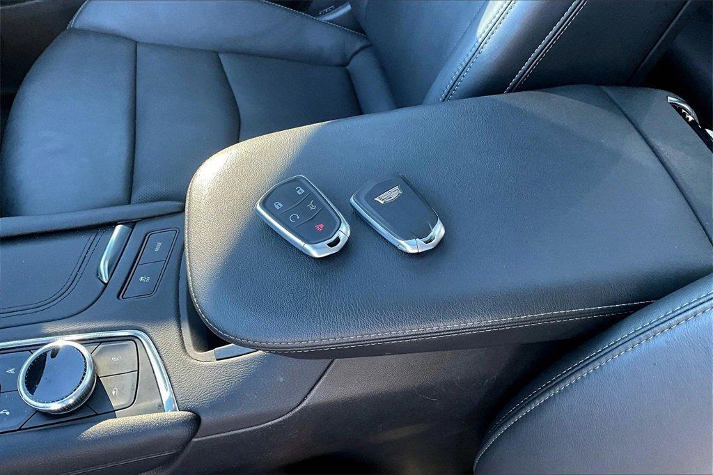 used 2025 Cadillac XT6 car, priced at $45,877