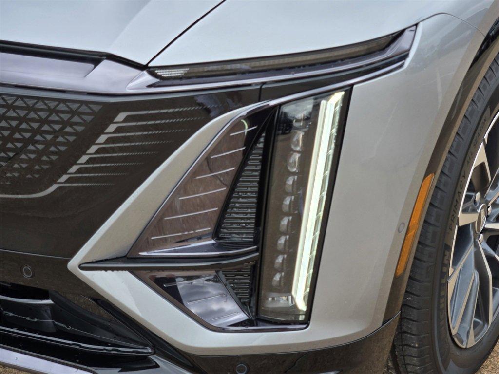new 2025 Cadillac LYRIQ car, priced at $70,384