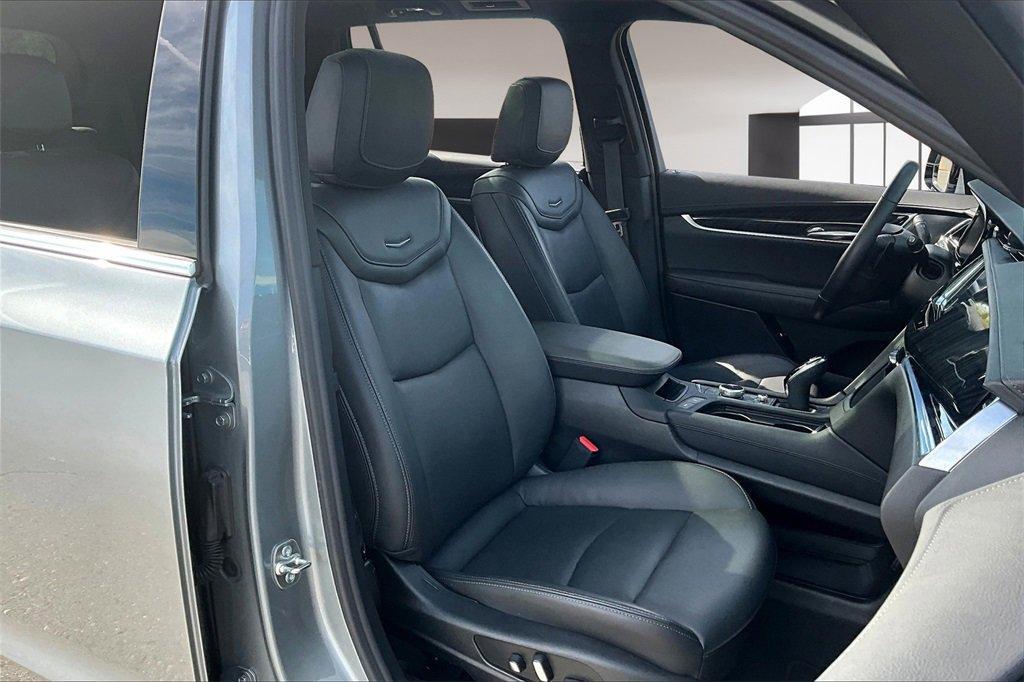 used 2025 Cadillac XT6 car, priced at $42,479