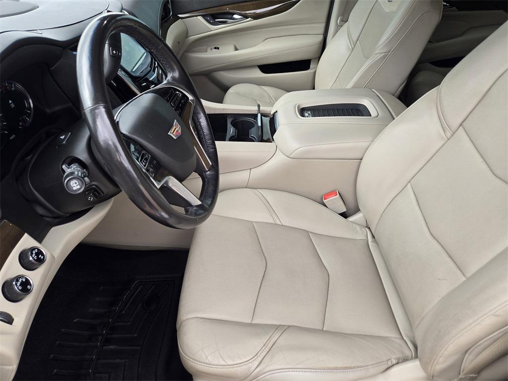 used 2020 Cadillac Escalade ESV car, priced at $31,049