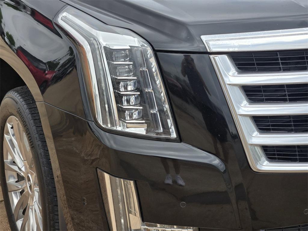 used 2020 Cadillac Escalade ESV car, priced at $31,049