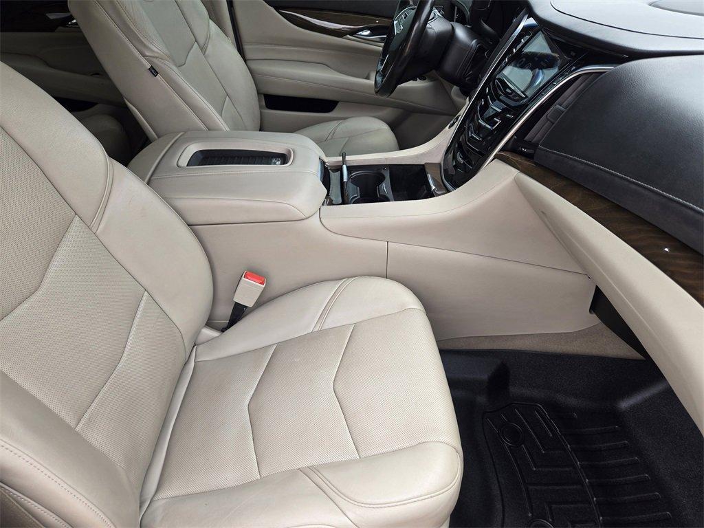 used 2020 Cadillac Escalade ESV car, priced at $29,988