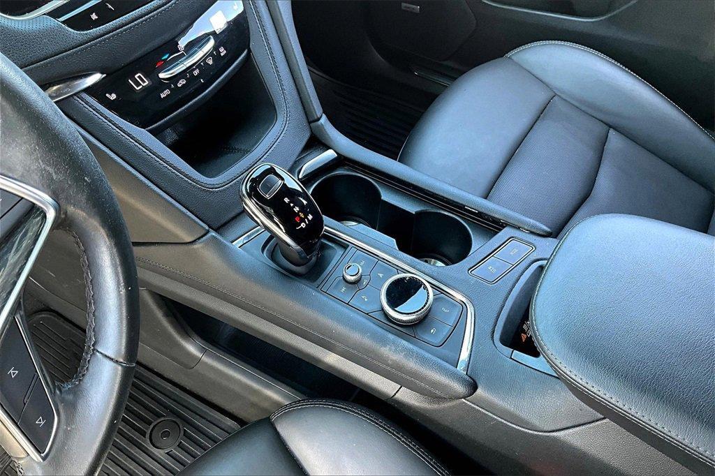 used 2022 Cadillac XT5 car, priced at $32,000