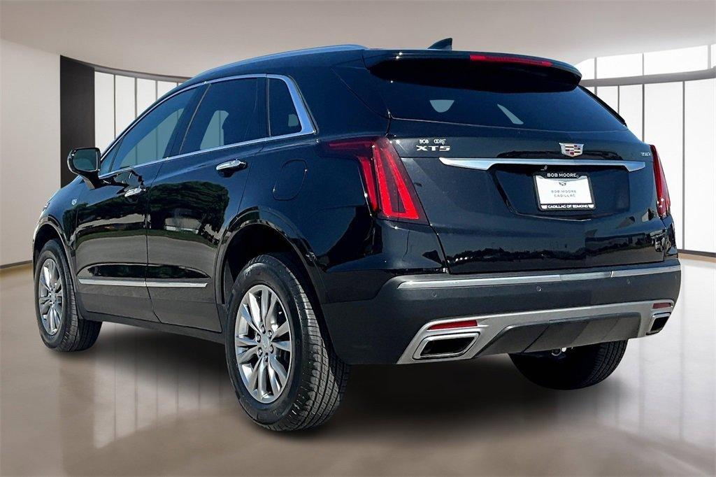 used 2022 Cadillac XT5 car, priced at $32,000