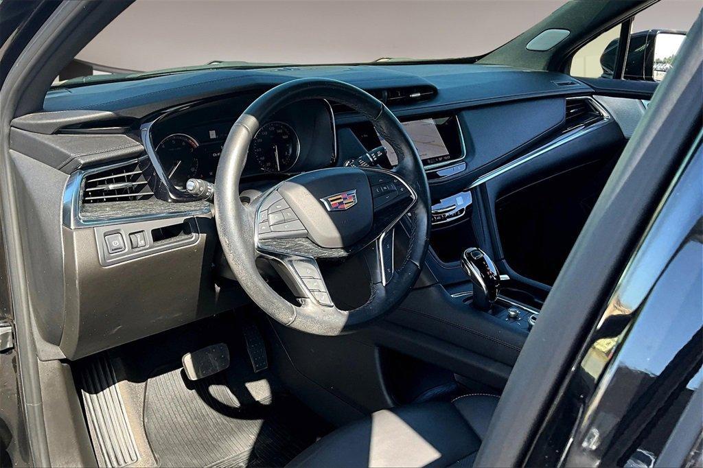 used 2022 Cadillac XT5 car, priced at $32,000