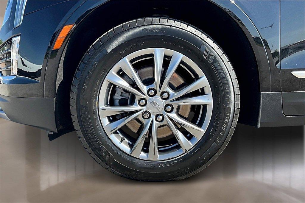 used 2022 Cadillac XT5 car, priced at $32,000