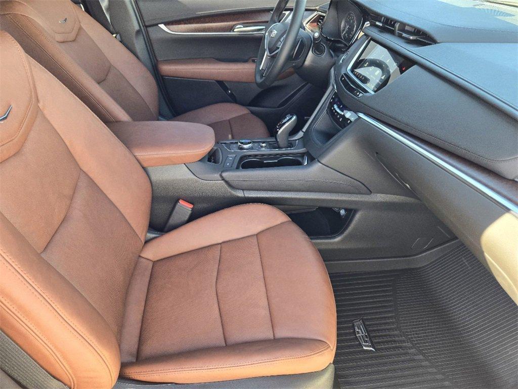 new 2025 Cadillac XT5 car, priced at $58,830