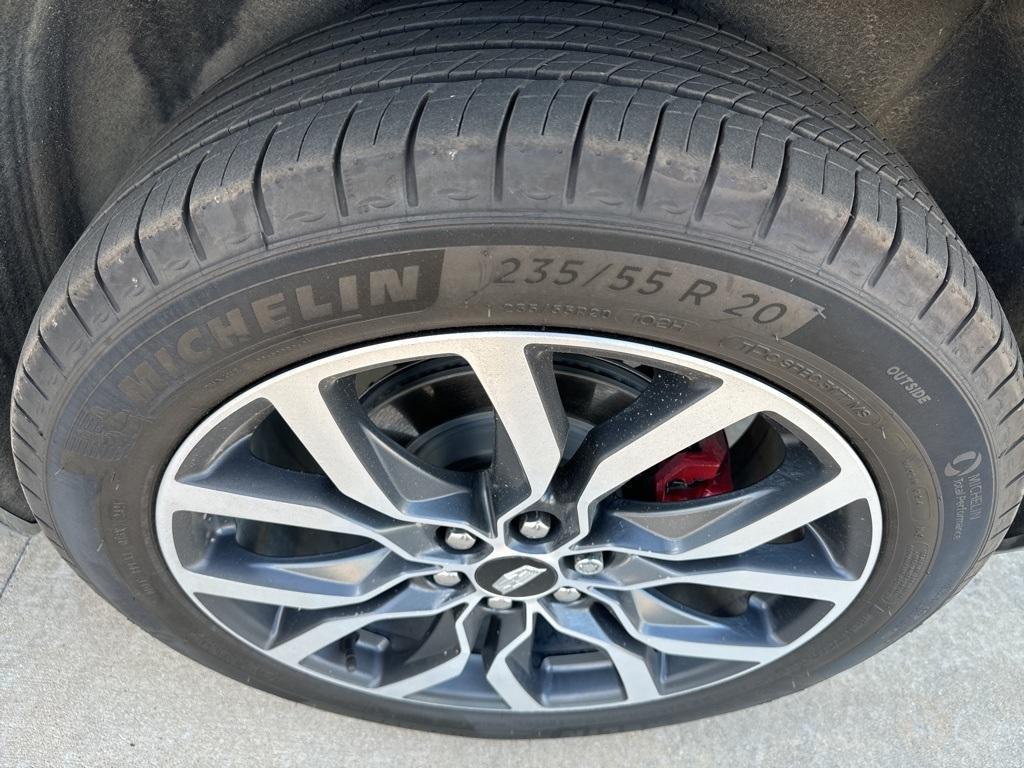 used 2025 Cadillac XT6 car, priced at $60,000