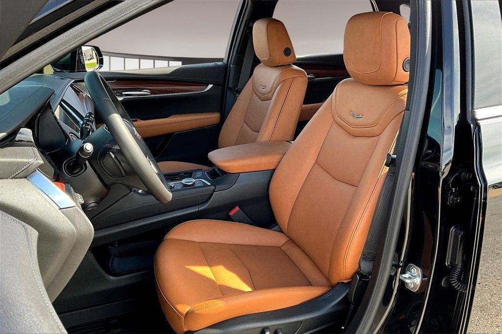 new 2025 Cadillac XT5 car, priced at $57,290
