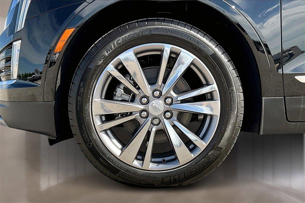 new 2025 Cadillac XT5 car, priced at $57,290