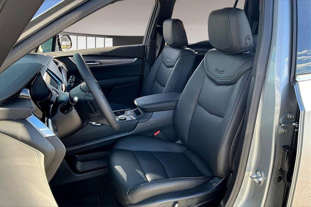 new 2025 Cadillac XT6 car, priced at $48,940