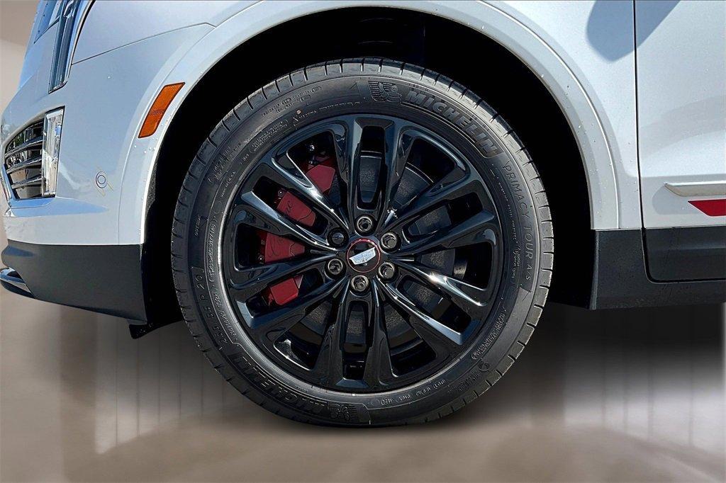 new 2025 Cadillac XT5 car, priced at $67,110