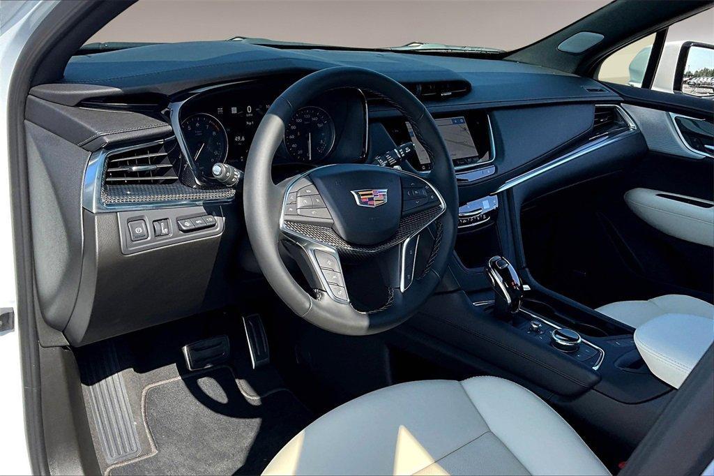 new 2025 Cadillac XT5 car, priced at $67,110