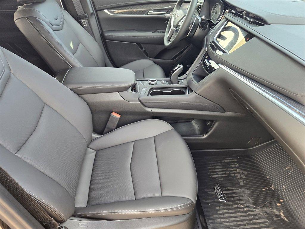 new 2025 Cadillac XT5 car, priced at $62,385