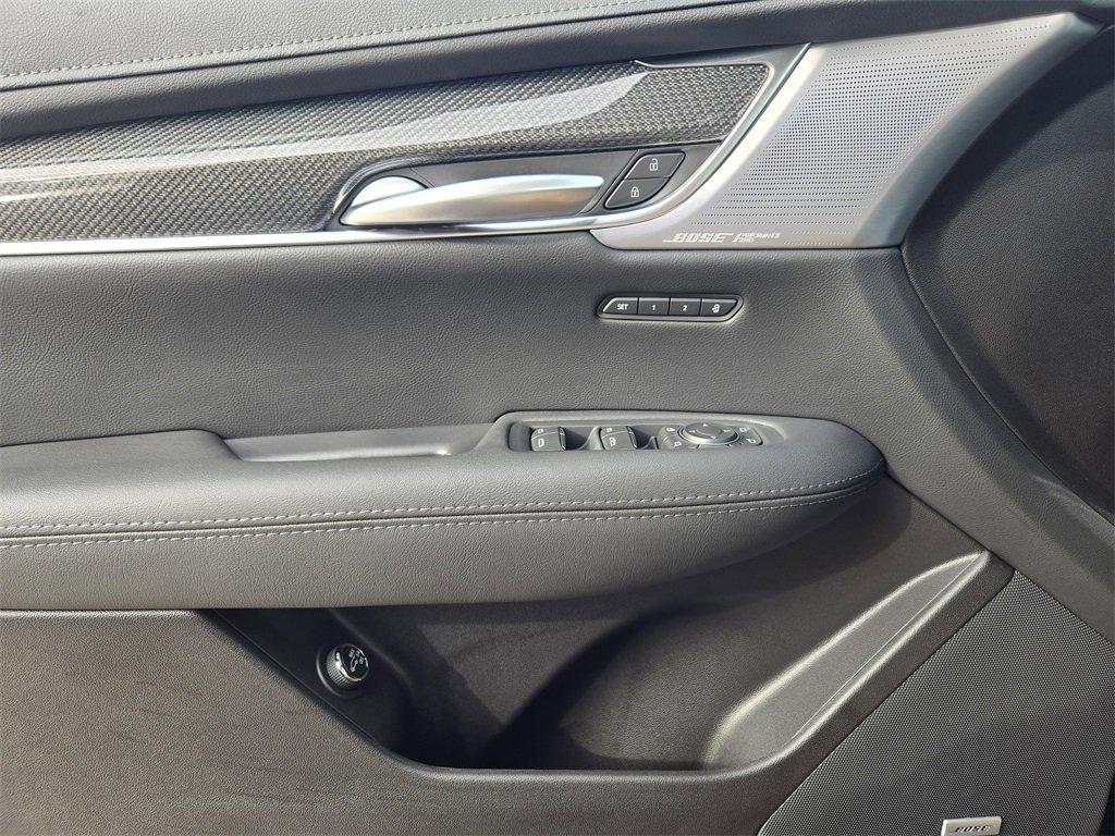 new 2025 Cadillac XT5 car, priced at $62,385