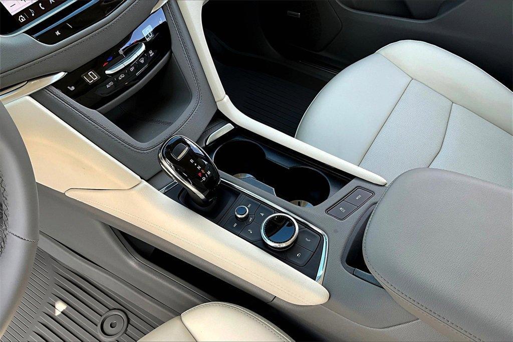 new 2025 Cadillac XT5 car, priced at $57,715