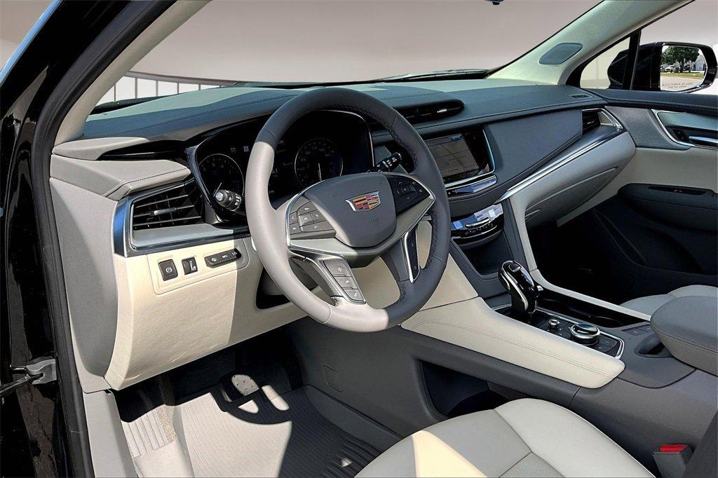 new 2025 Cadillac XT5 car, priced at $57,715