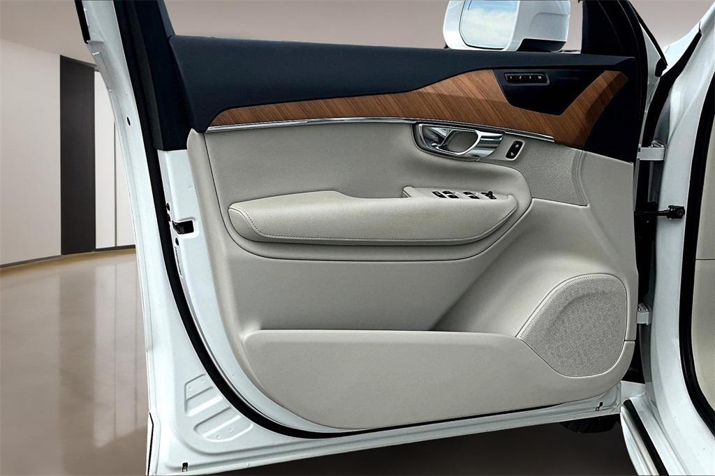 used 2022 Volvo XC90 car, priced at $31,000