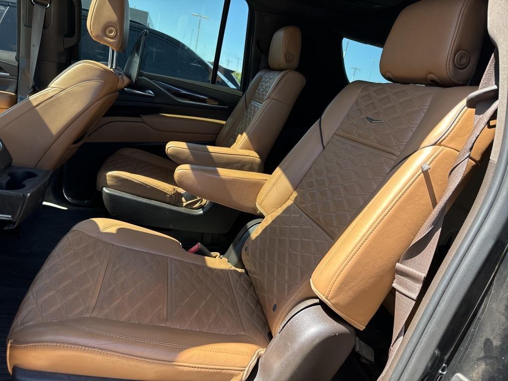 used 2023 Cadillac Escalade ESV car, priced at $60,000