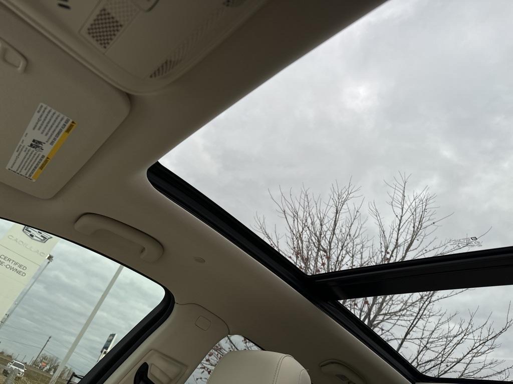 used 2021 Cadillac XT5 car, priced at $26,000