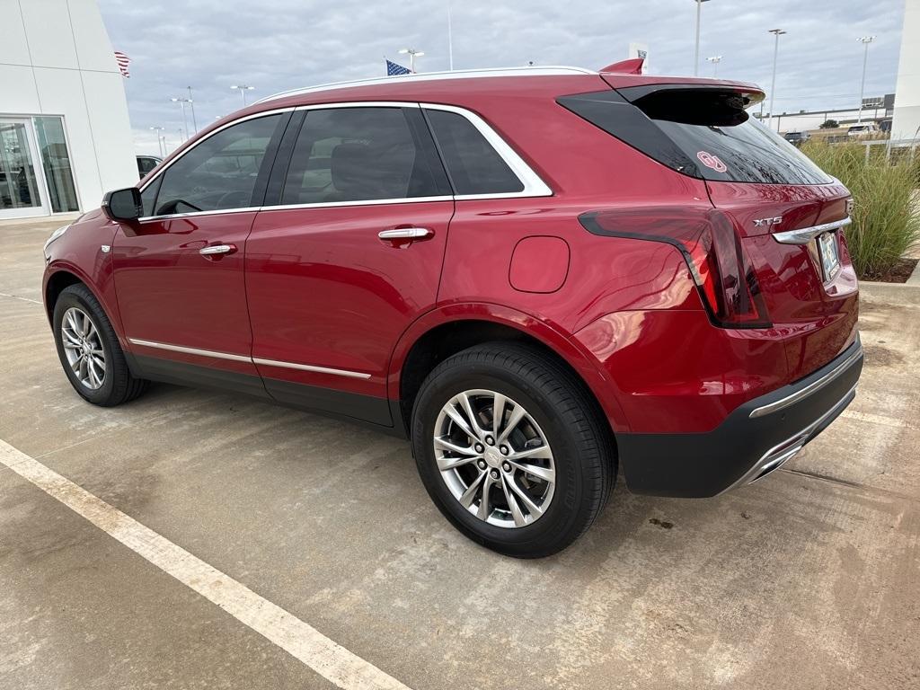 used 2021 Cadillac XT5 car, priced at $26,000