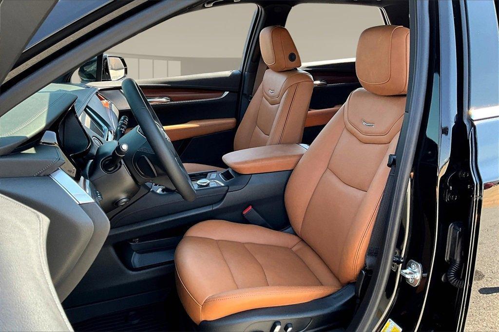 new 2025 Cadillac XT5 car, priced at $58,915