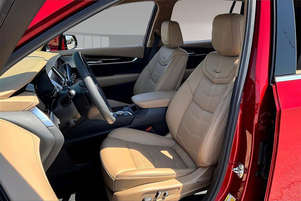 new 2025 Cadillac XT6 car, priced at $71,715