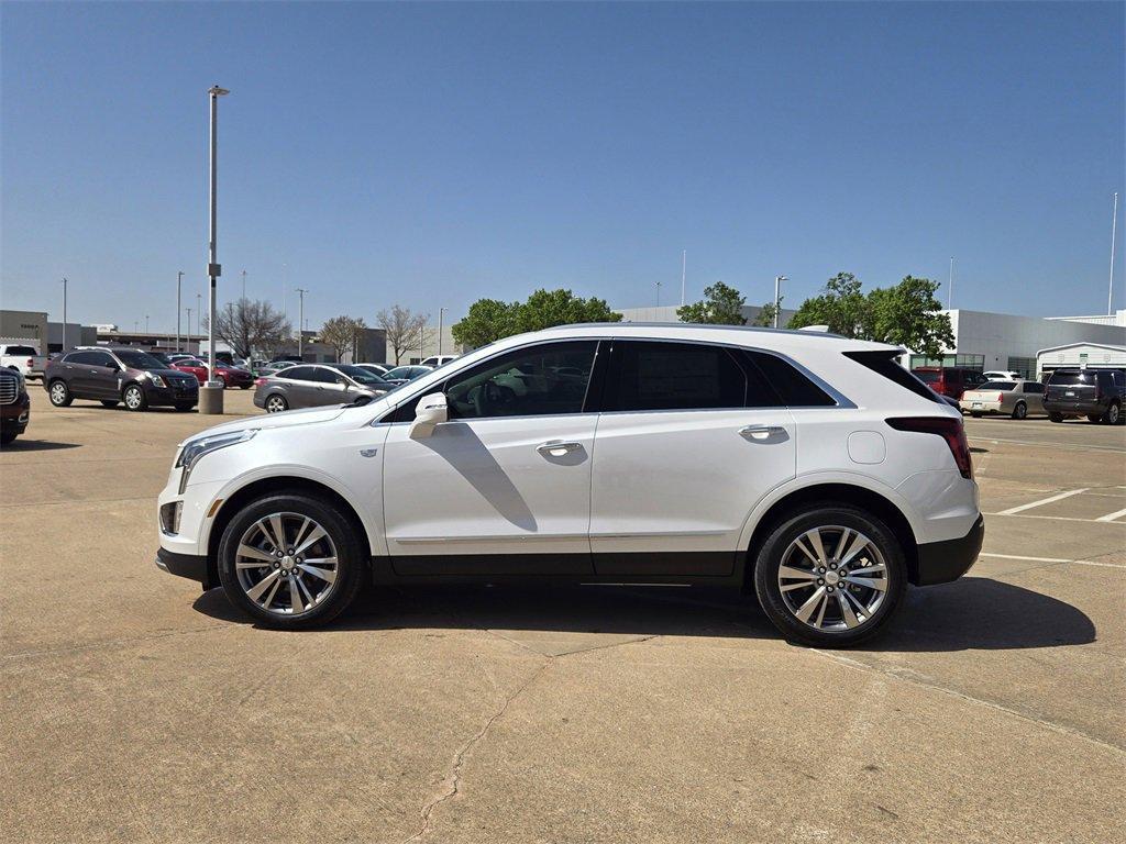 new 2025 Cadillac XT5 car, priced at $53,740