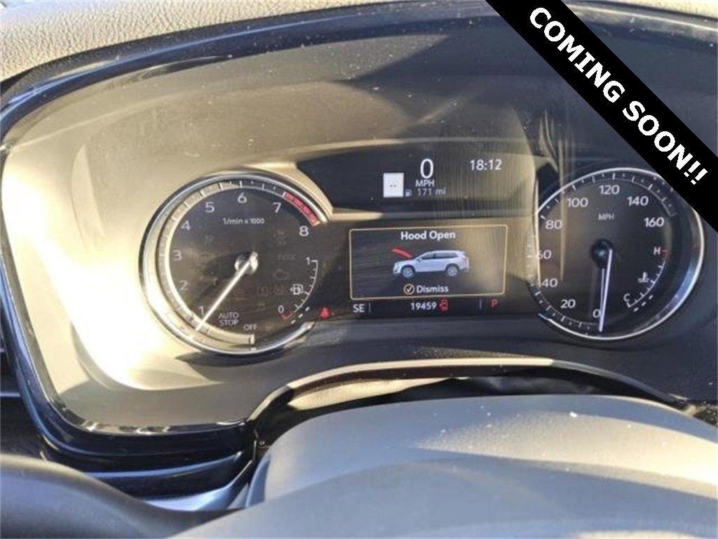 used 2025 Cadillac XT6 car, priced at $44,000