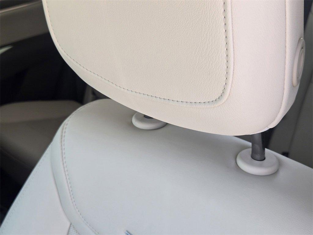 new 2025 Cadillac XT5 car, priced at $58,015