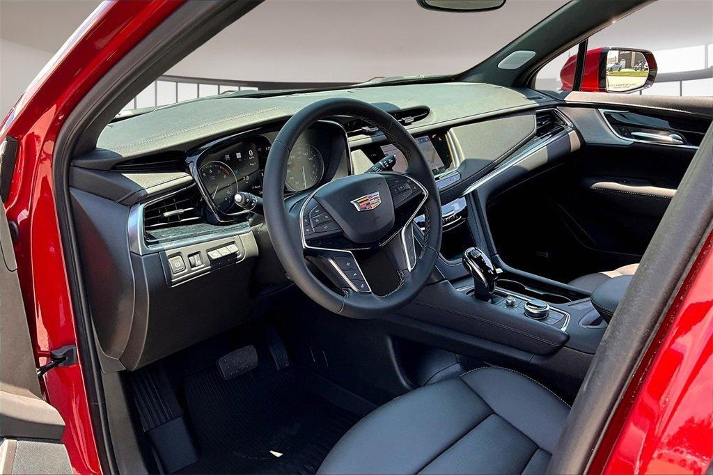 new 2025 Cadillac XT5 car, priced at $60,515