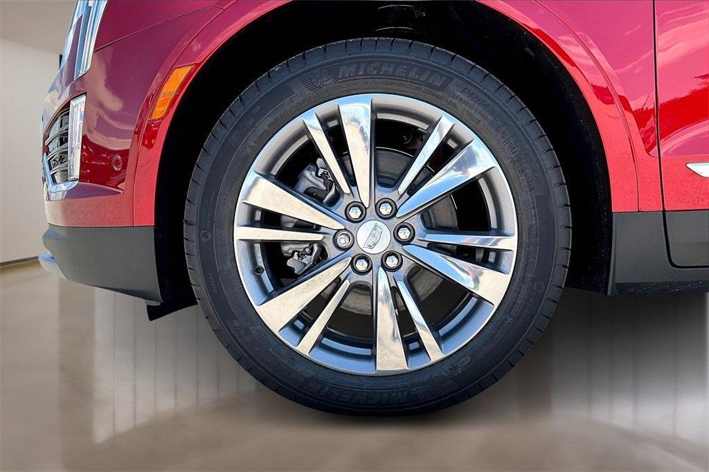 new 2025 Cadillac XT5 car, priced at $60,515